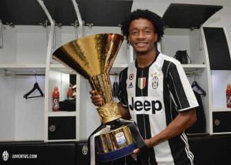 Juventus festeja el regreso de Cuadrado: Un año, dos trofeos