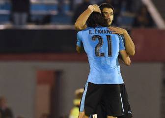 ¿Cómo juega el Uruguay de Suárez y Cavani?