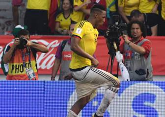 El Mina de siempre: Cabezazo y baile en El Metropolitano