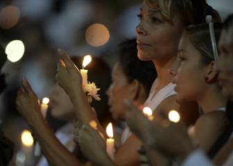 Colombia prende velas de esperanza en homenaje a víctimas de Chapecoense