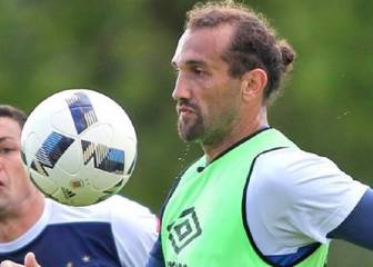 Hernán Barcos se presenta a prácticas con Vélez Sarsfield