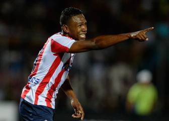 Un golazo de Aponzá acerca a Junior a tercera fase