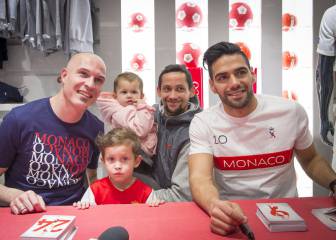 Falcao revoluciona Mónaco en su firma de autógrafos