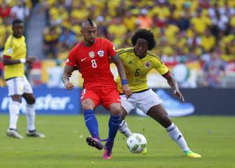 ¿Quién debe ser el compañero de Carlos Sánchez ante Bolivia?