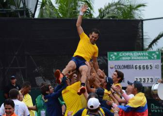 Giraldo y la celebración tras el triunfo en la Copa Davis