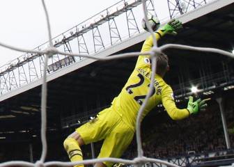 Chelsea gana media Premier al golear al Everton