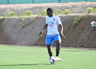 Pékerman entrena con 14 jugadores en Murcia