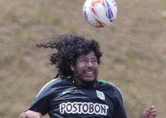 Higuita, siempre al lado de la pelota en la práctica de Nacional