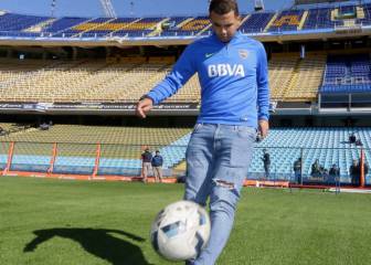 Edwin Cardona firma contrato con Boca y visita La Bombonera