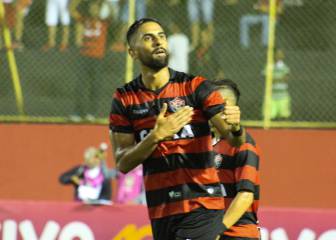 Vitoria complica salida de Tréllez a Corinthians