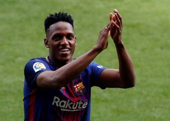 Firma, pies descalzos y Camp Nou: así fue el día de Mina en Barcelona