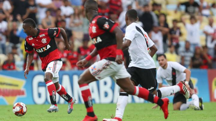 Marlos Moreno, volante colombiano es uno de los más experimentados en el joven ataque del Flamengo 