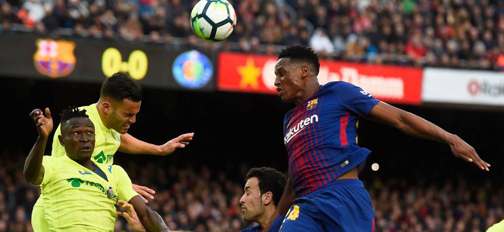 Yerry Mina por poco marca de cabeza en el empate 0-0 del Barcelona ante el Getafe.