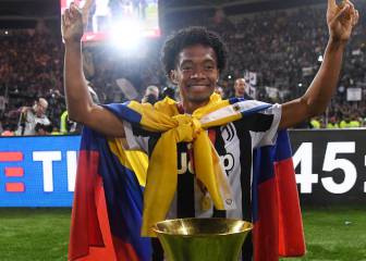 Juan Cuadrado celebra su quinto título con Juventus