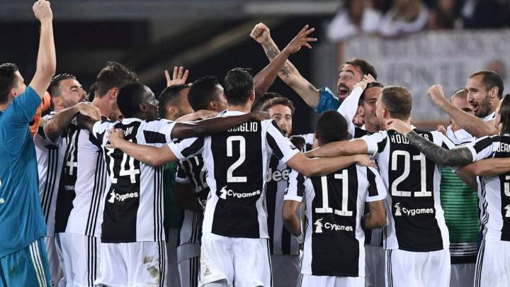Juventus y Juan Guillermo Cuadrado, campeones de la Serie A de Italia tras empatar 0-0 ante la Roma. El colombiano no actuó por acumulación de tarjetas