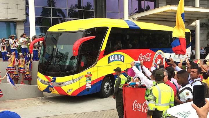 Frase de la Selección Colombia para el bus en el Mundial de Rusia 2018. "Aquí van 1 sueño, 3 colores y 50 millones de corazones", será el eslogan