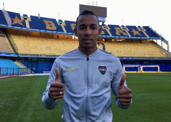 Sebastián Villa firma con Boca y recorre La Bombonera