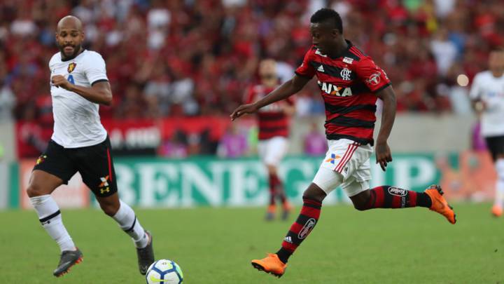 Técnico de Flamengo destaca el nivel de Marlos Moreno