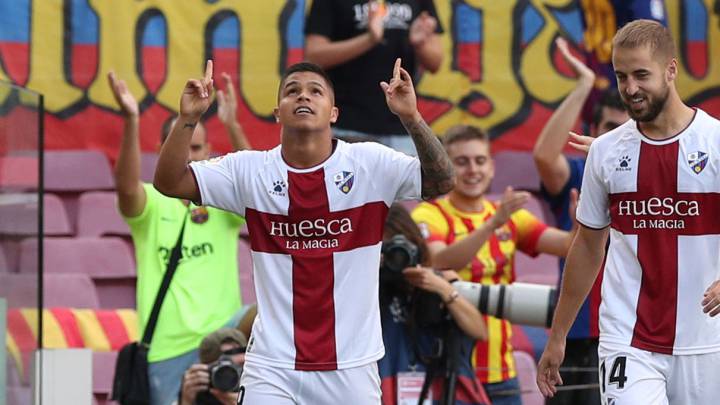 Juan Camilo 'Cucho' HernÃ¡ndez le marcÃ³ a Barcelona y es su primer gol en la primera divisiÃ³n de EspaÃ±a. El delantero es colombiano lo hizo en el Camp Nou