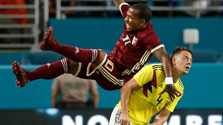 Santiago Arias sufre una fractura costal, así lo anunció el equipo del lateral derecho, el Atlético de Madrid en comunicado oficial sobre el colombiano