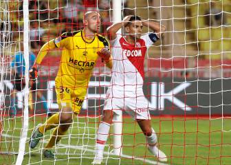Mónaco rescata empate ante Nimes con gol de Falcao