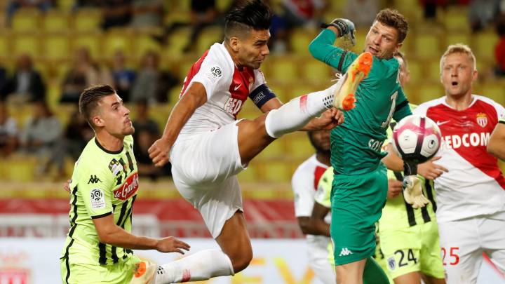 Mónaco con el colombiano Radamel Falcao en cancha perdió 0-1 contra Angers en el estadio Louis II por la séptima fecha de la Liga de Francia