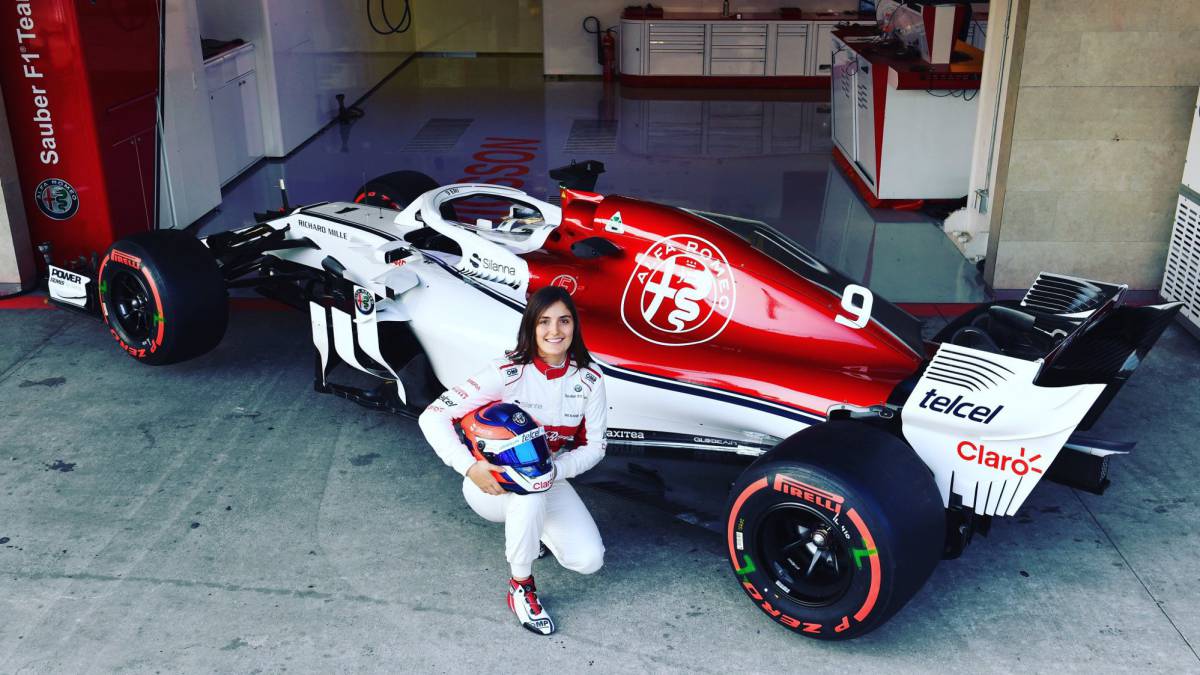 La piloto colombiana Tatiana CalderÃ³n corriÃ³ por primera vez un carro de FÃ³rmula Uno con la escuderÃ­a Alfa Romeo Sauber en el autÃ³dromo de MÃ©xico