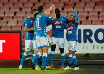 Napoli golea a Empoli en noche mágica de Mertens