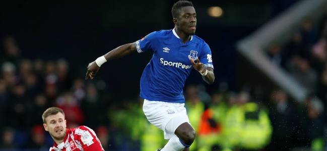 Idrissa Gueye ante el Lincoln City