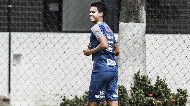 Felipe Aguilar ya trabaja con Santos tras el golpe en la cabeza