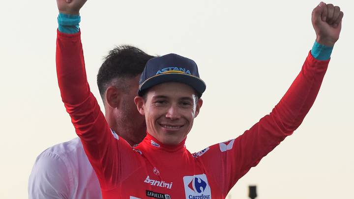 Miguel Ãngel 'Supermán' López es el primer lÃder de la Vuelta a España al imponerse en la contrarreloj por equipos en Torrevieja con su equipo Astana