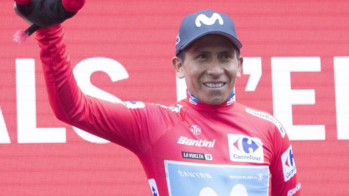 Nairo Quintana recibe la camiseta de lÃder de la Vuelta