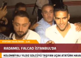 La llegada de Falcao al aeropuerto de Estambul