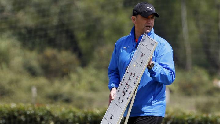 Aldo Bobadilla prepara al DIM para el partido por Copa Águila