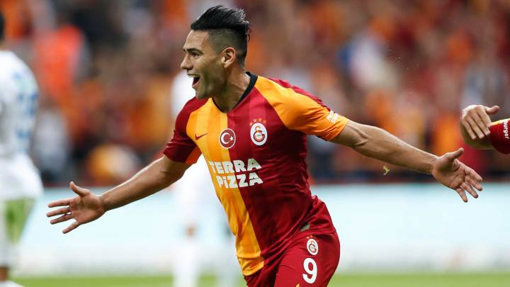 Falcao marca y sale como figura en triunfo de Galatasaray