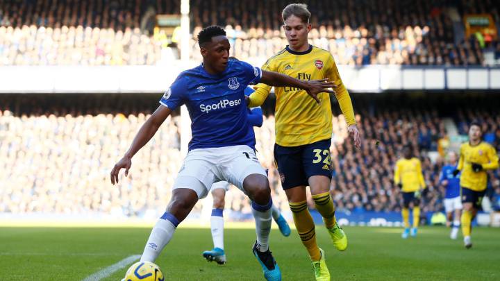 Yerry Mina responde en empate de Everton ante Arsenal