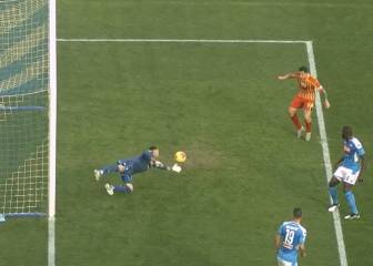 Pudo ser peor: Las atajadas de Ospina en la derrota del Napoli