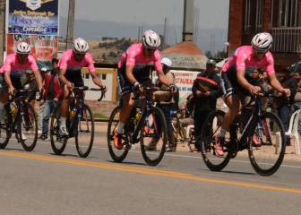 Education First sigue firme camino al título del Tour