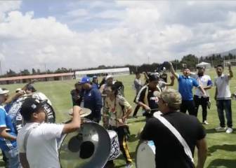 Al ritmo de tambores, hinchada anima a Millonarios en práctica