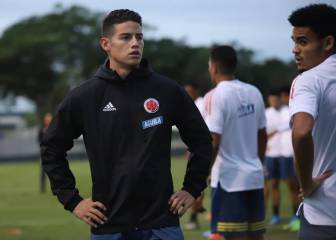 James es visto con la posible nueva camiseta de Colombia