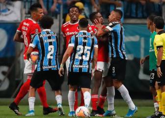 Eight sent off as Gremio-Inter descends into mass brawl