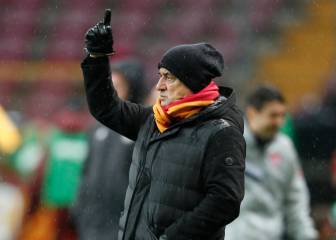 Terim y compañeros de Falcao critican continuidad de la liga