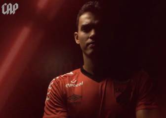 Atlético Paranaense le da la bienvenida a Felipe Aguilar