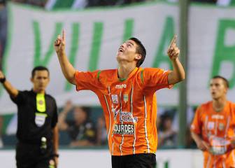 Diez años del último partido de James con Banfield