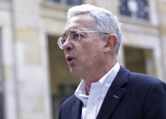 Álvaro Uribe, invitado a reunión virtual de FCF con los clubes