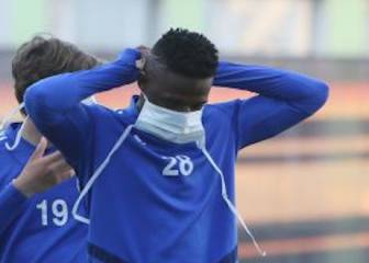 Anderson Arroyo debuta con derrota ante el Slavia Praga