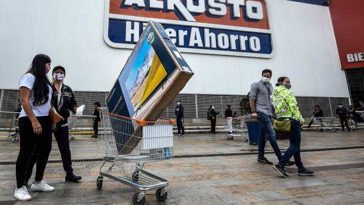 Cuarentena en Colombia: La prensa internacional le dedicó sus páginas a la jornada sin IVA en Colombia que dejó varios establecimientos sellados