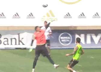 James cuelga a Areola en práctica y afina su derecha