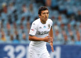 Ian Poveda juega en goleada de Leeds ante Fulham