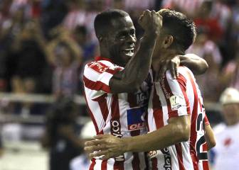 Junior confirma la renovación de Carmelo Valencia